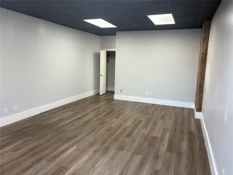 Brick Retail Space Near Courthouse