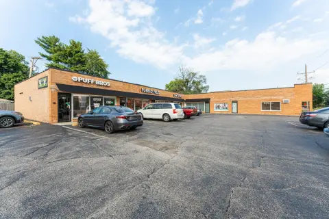 Retail Space in Mount Prospect