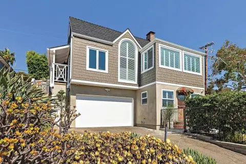 Tudor Duplex with Private Pool