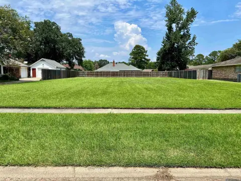 Residential Lot in Parkview Oaks