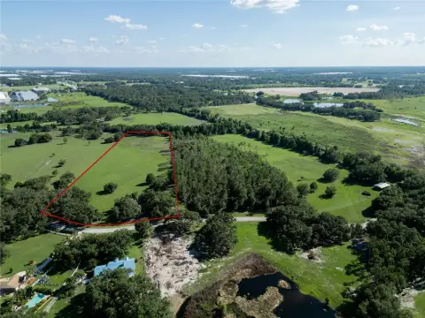 Spacious Land Parcel in Lakeland