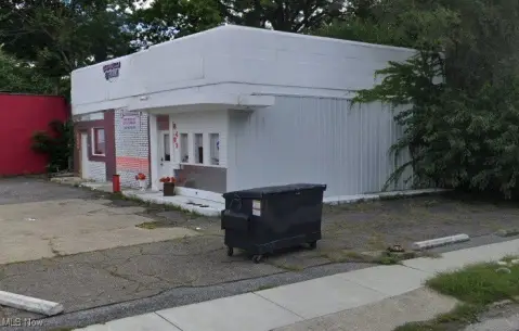 Commercial Building Near Cleveland Clinic