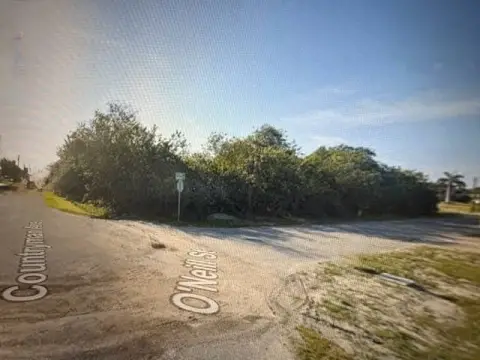 Port Charlotte Corner Lot