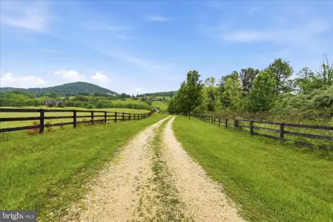 Land in Bentonville, Virginia