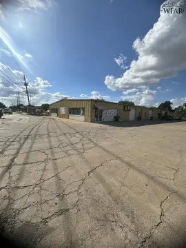 Versatile Industrial Property in Wichita