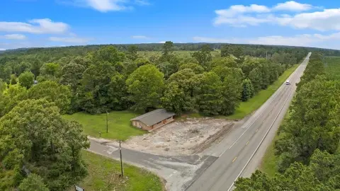 Commercial Building on HWY 63