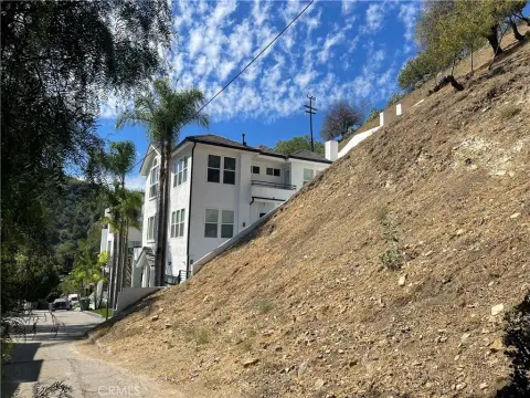 Studio City Land with Canyon Views