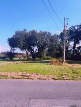 Three Contiguous Lots in Baton