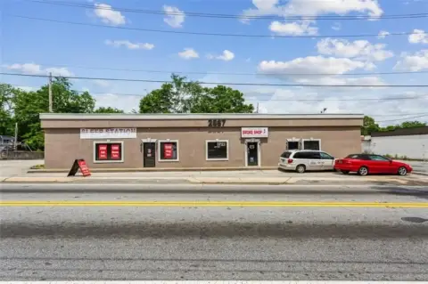 Atlanta Commercial Property with Automotive Space