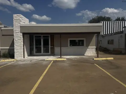 Versatile Commercial Space Available