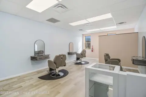 Updated Commercial Unit in Carbondale