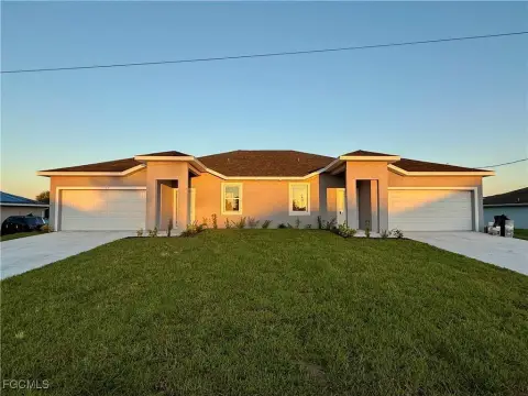 New Duplex in Lehigh Acres