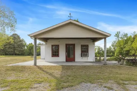 Commercial Building on High-Traffic Corner