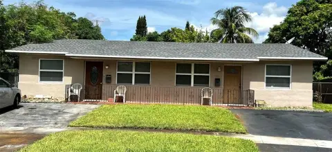 Lauderhill Duplex with Income Potential