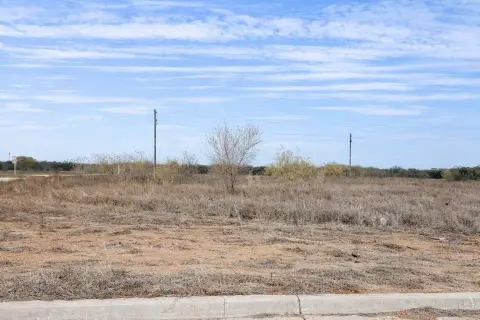 Commercial Land in Cotulla, TX