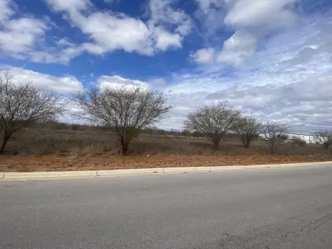 Commercial Land in Cotulla, TX