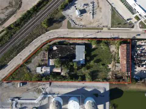 Industrial Land with Buildings