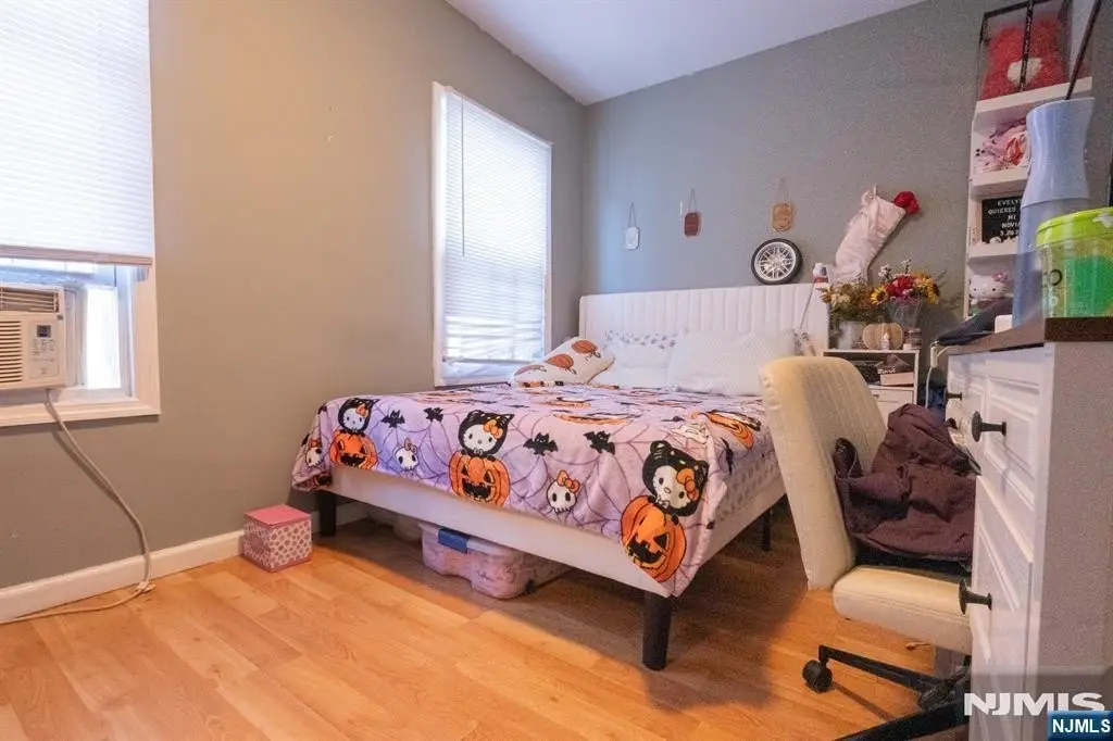 Picture 8