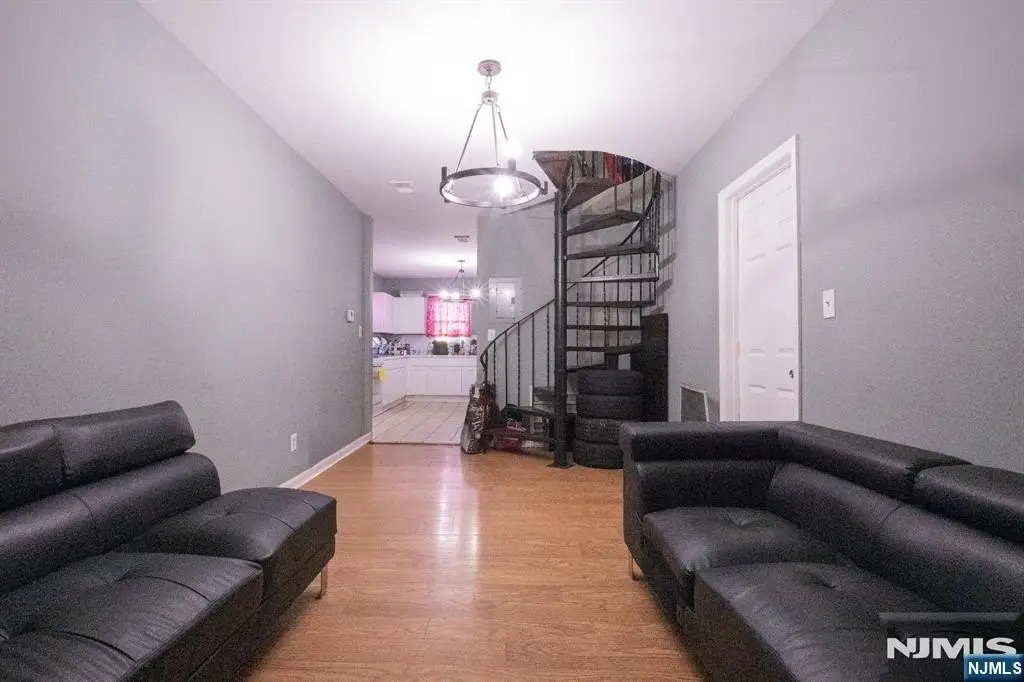 Picture 5