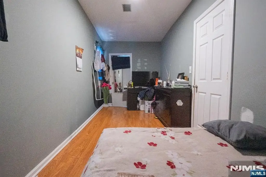 Picture 10