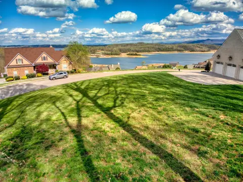Douglas Lake Land with Views