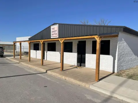 Petrolia, TX Commercial Building
