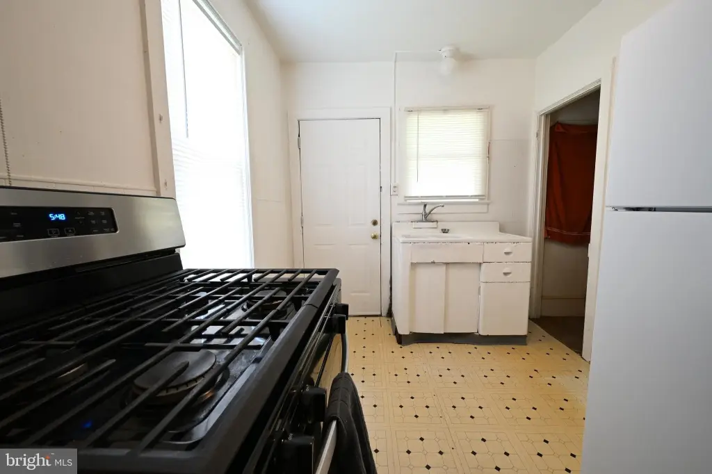 Picture 4