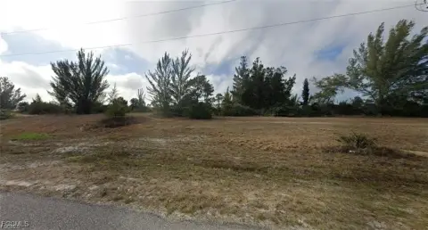 Waterfront Homesite in Cape Coral