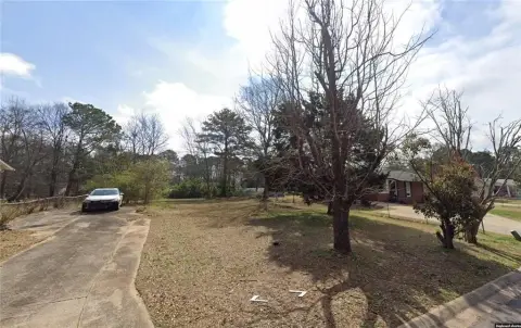 Residential Land in Quiet Neighborhood