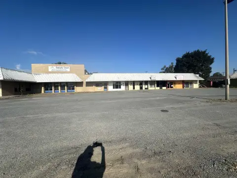 Commercial Building with Highway Frontage