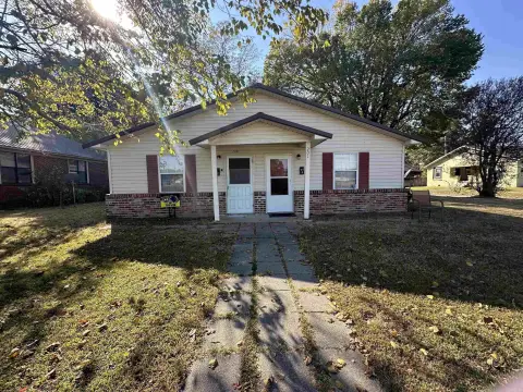 McGehee Duplex with Steady Income