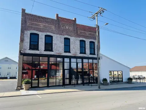 Prime Commercial Property in Marion, IL