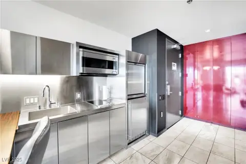 Luxurious Condo Resort Residence