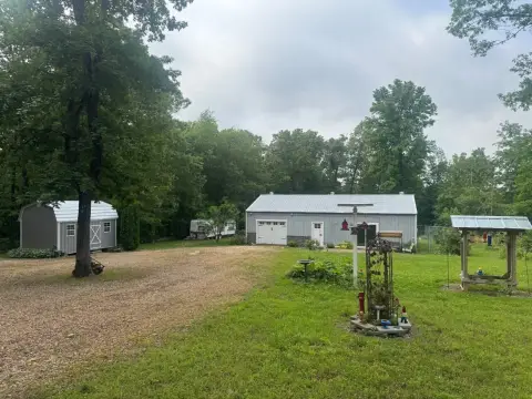 Cabin on Wooded Acreage