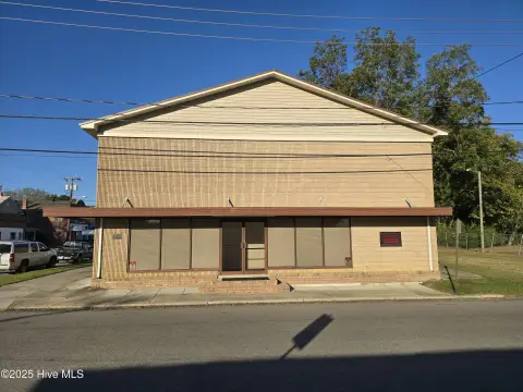 Versatile Ahoskie Property with Income Potential