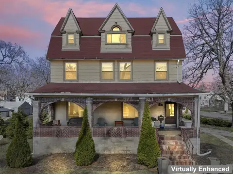 Historic Queen Anne Triplex
