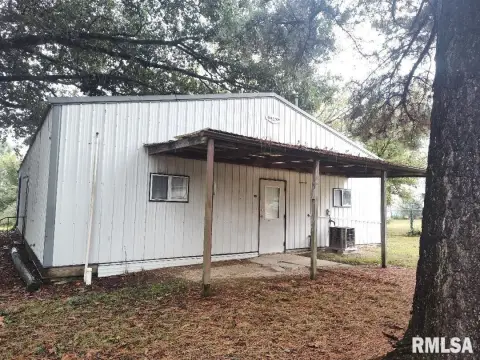 Tamms Commercial Building For Sale