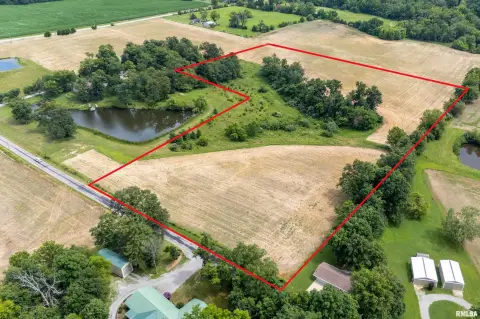 Pittsburg, IL: 12.5 Acre Farm