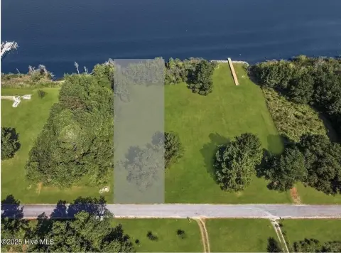 Sound-Front Lot in Columbia, NC