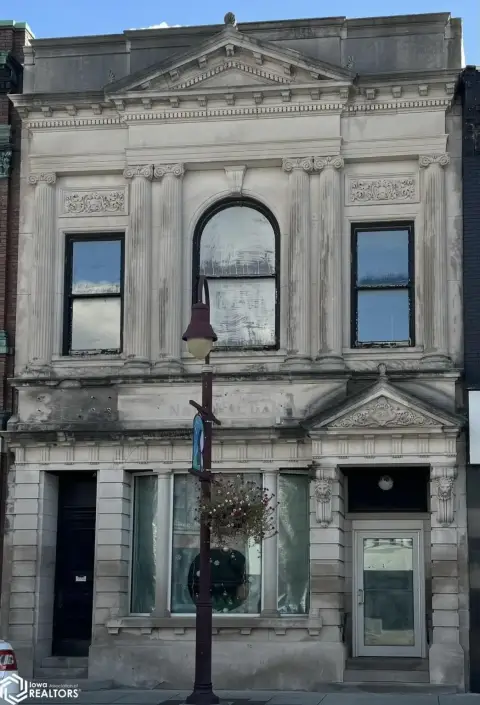 Shenandoah Commercial Building For Sale