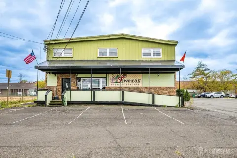 Turnkey Restaurant Opportunity Near Arts Center