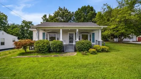 Renovated Commercial Property on Main