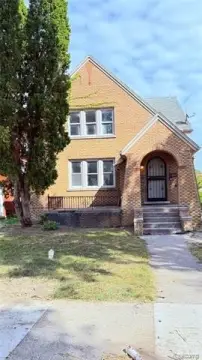Detroit Duplex with Renovation Potential