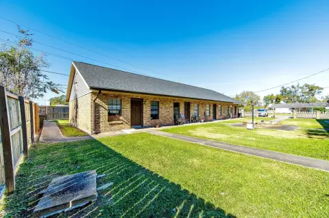 Thibodaux Apartment Complex on Acreage