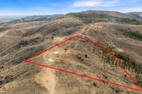 Bellvue Land with Mountain Views