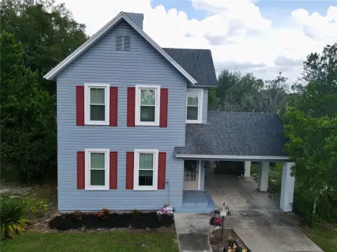 Lakefront Mixed-Use Property in Umatilla