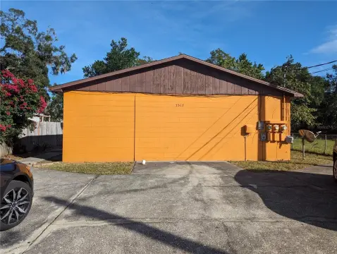Tampa Triplex: Central Location