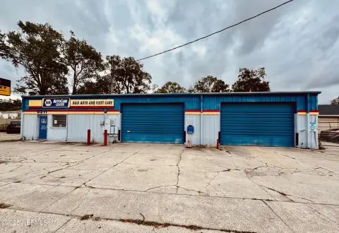 Multi-Bay Automotive Service Property