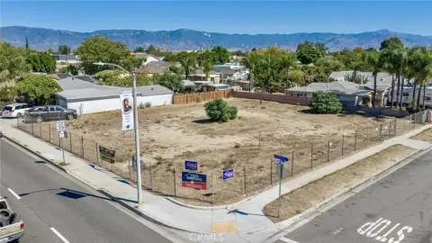 DMUZ-Zoned Commercial Land