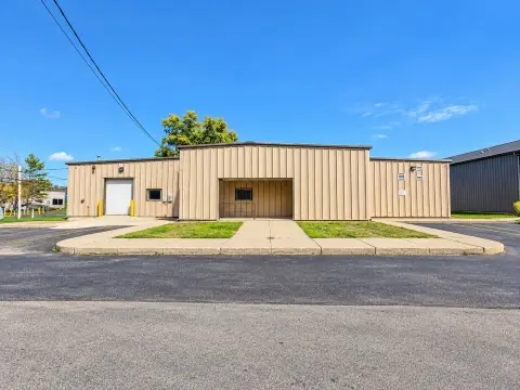 Mixed-Use Warehouse and Office